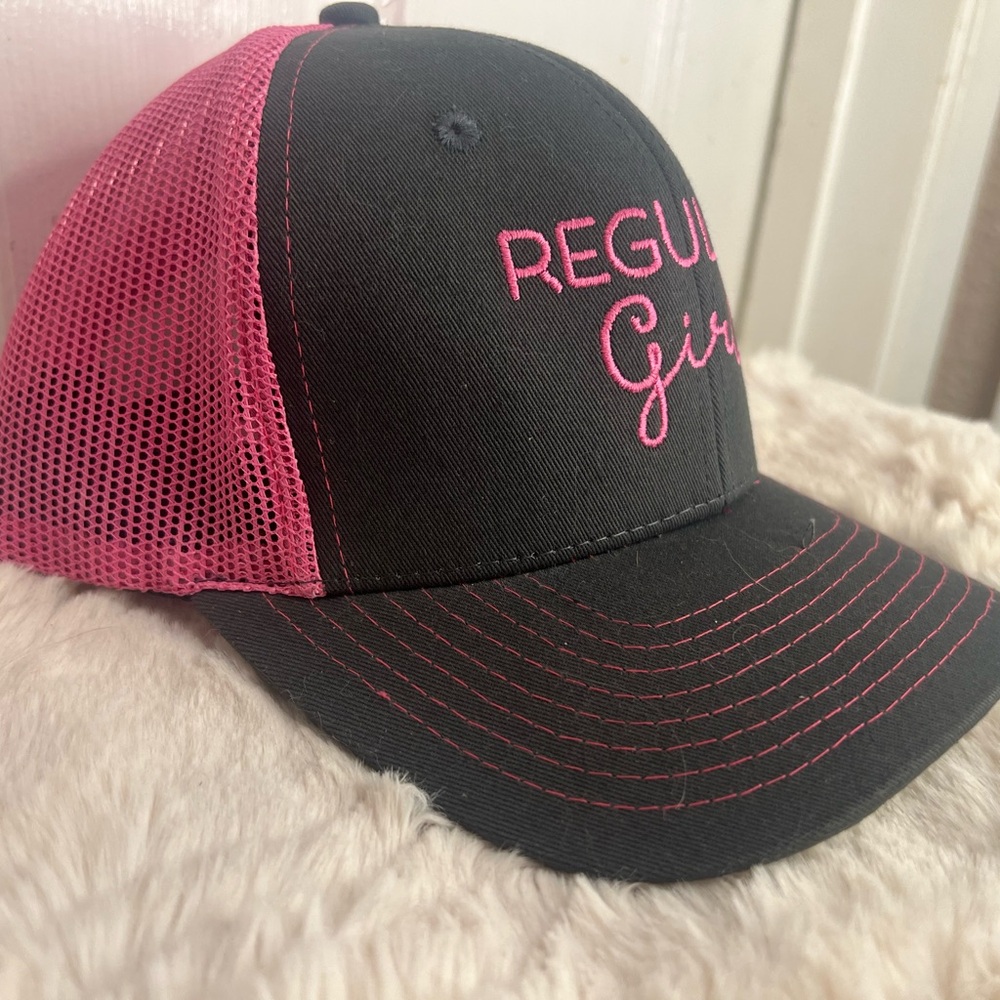 GIRL HAT. AUTHENTIC HEAD SHOTS BY KC CAPS PINK AND BLACK. - Picture 2 of 10